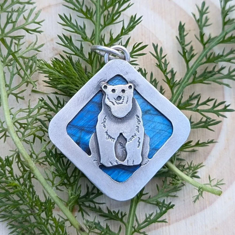 Aurora Borealis Polar Bear Pendant – Silver & Labradorite